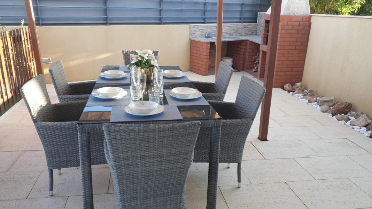 Cozy Villa With Pool And Barbecue Albufeira Exteriör bild